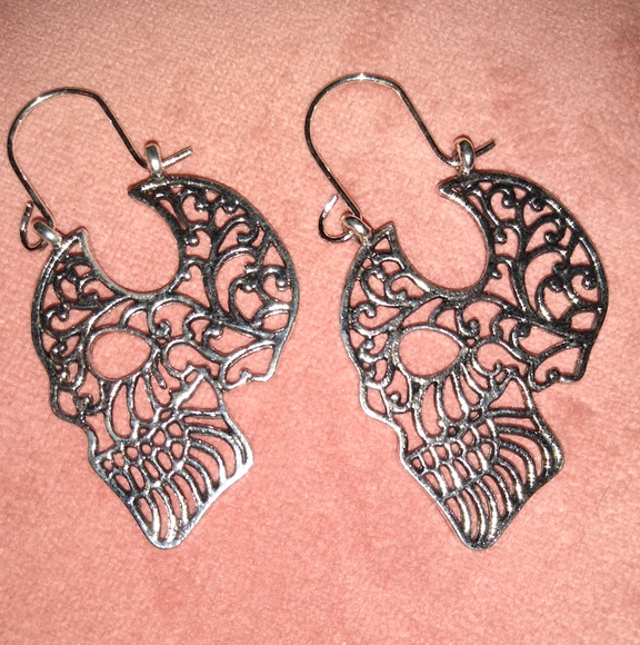 Silver Skull Filigree Outline Earrings Goth Line Art Lace Dangle Skulls Biker - Picture 7 of 10